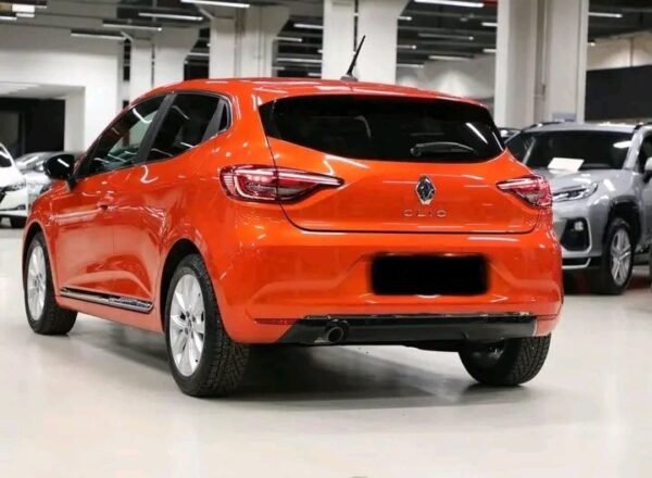 Renault Clio – Image 17