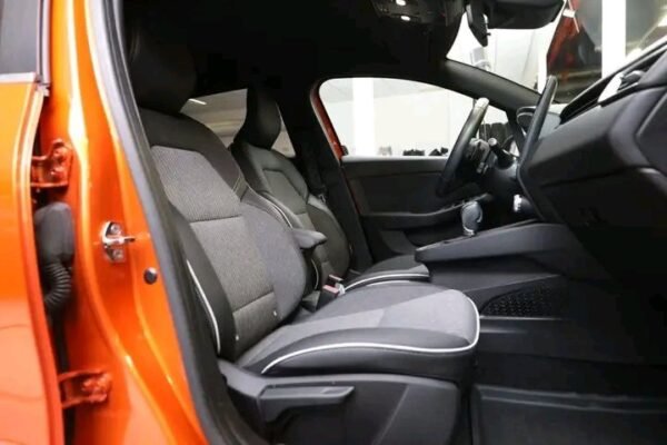 Renault Clio – Image 24