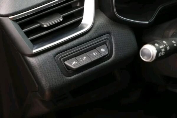 Renault Clio – Image 25
