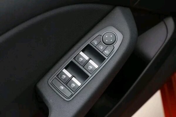 Renault Clio – Image 26