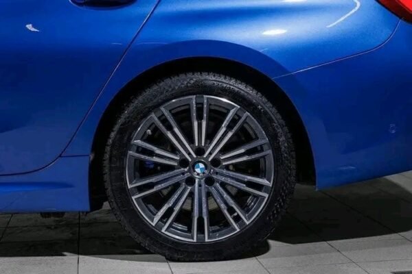 BMW 3 Series - Image 17