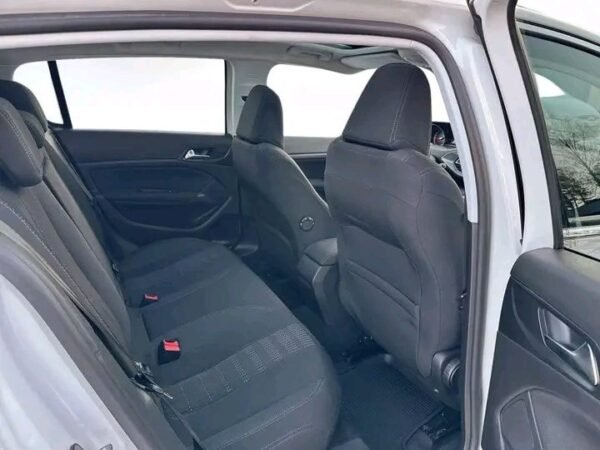 Peugeot 308 – Image 13