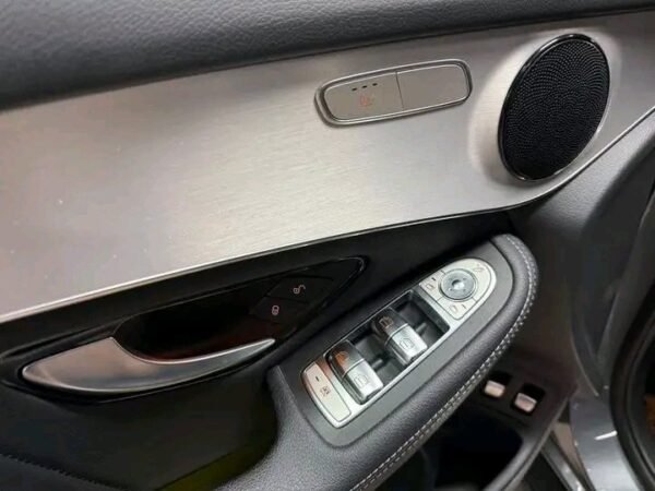 Mercedes-Benz GLC – Image 11