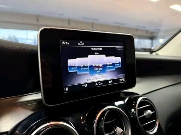 Mercedes-Benz GLC – Image 12