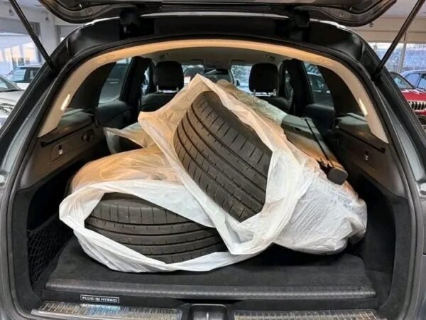 Mercedes-Benz GLC – Image 32