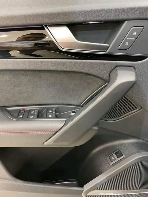 AUDI Q5 SPORTBACK S-LINE – Image 24