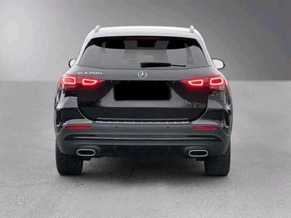 Mercedes-Benz GLA – Image 11