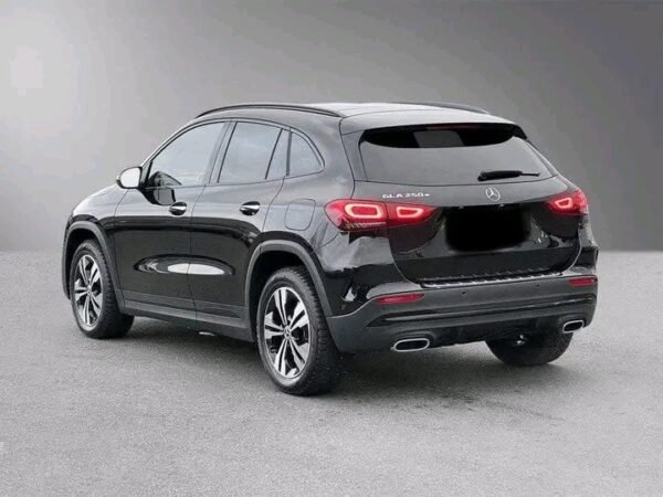 Mercedes-Benz GLA – Image 20