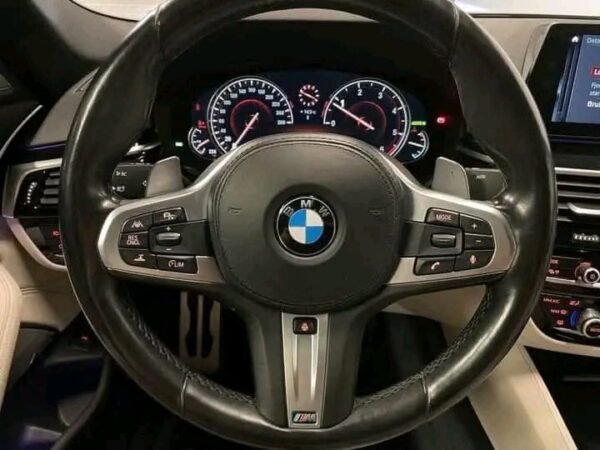 BMW 5 - Image 29