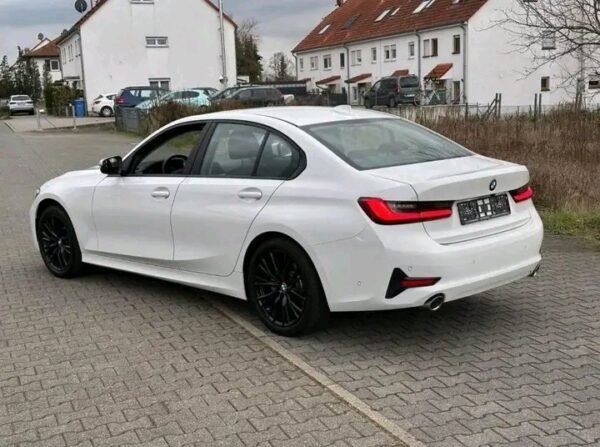 BMW 320i *M-SPORT - Image 7