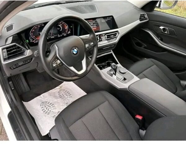 BMW 320i *M-SPORT - Image 15