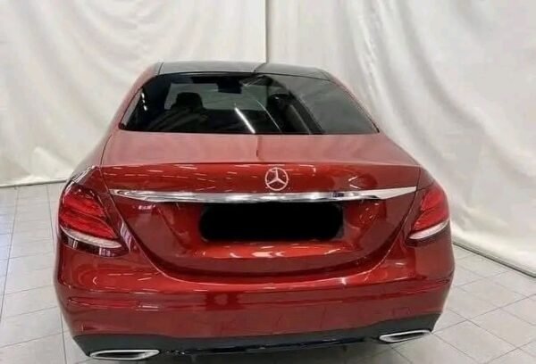 Mercedes-Benz E-Class – Image 10