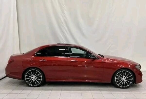 Mercedes-Benz E-Class – Image 5