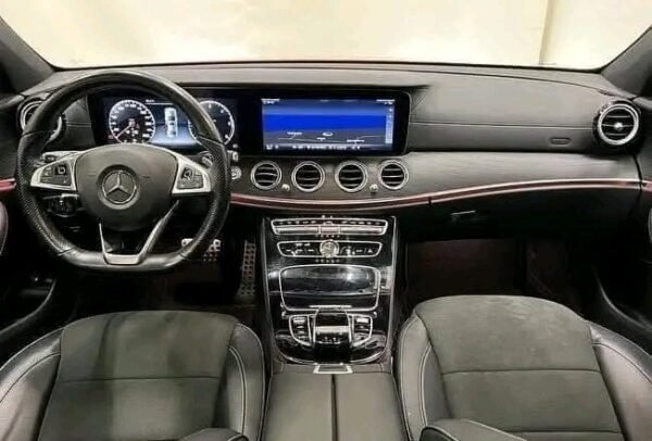 Mercedes-Benz E-Class – Image 7