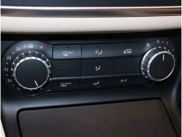 Mercedes-Benz GLA – Image 11