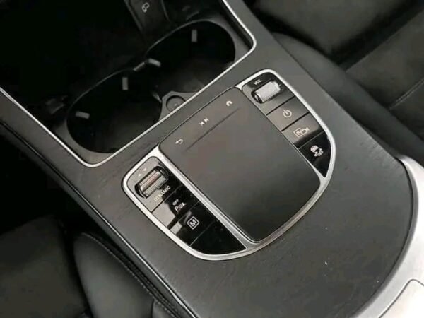 Mercedes-Benz GLC – Image 11