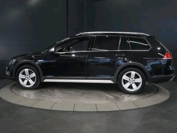 Volkswagen Golf Alltrack – Image 13