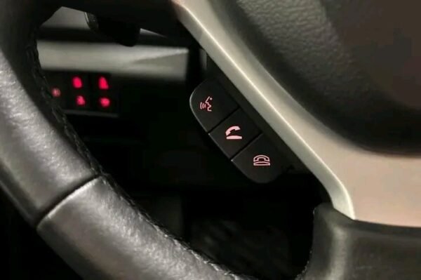 Suzuki SX4 S-Cross – Image 11