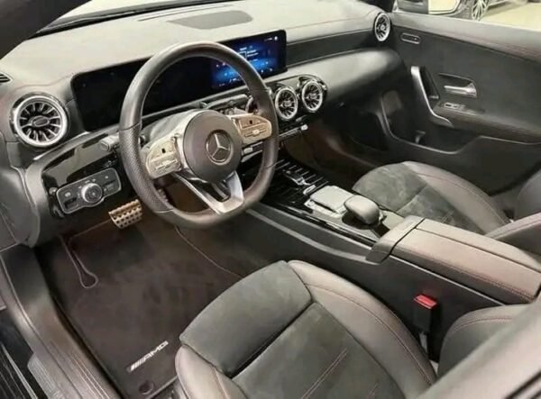 Mercedes-Benz CLA 200 – Image 13