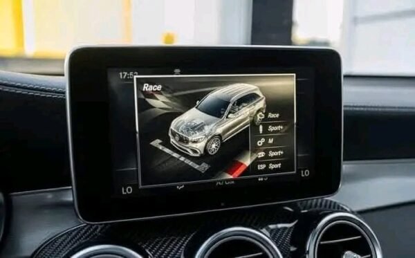 Mercedes-Benz GLC – Image 10