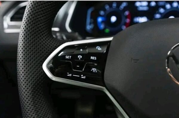 Volkswagen Tiguan – Image 6