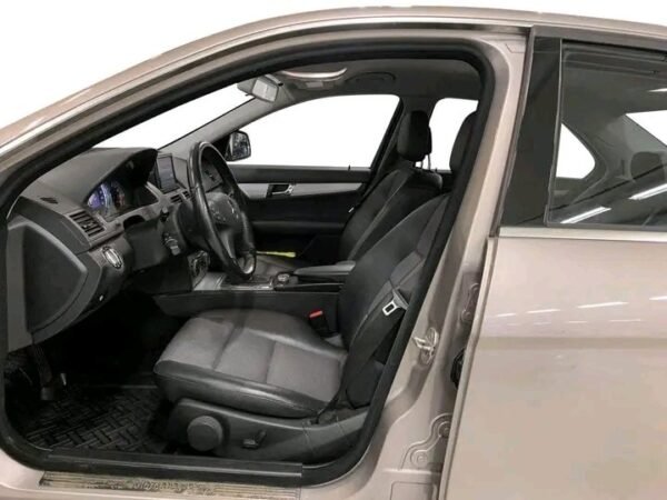Mercedes-Benz C-Class – Image 6