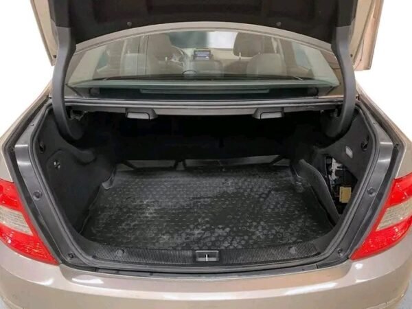 Mercedes-Benz C-Class – Image 9