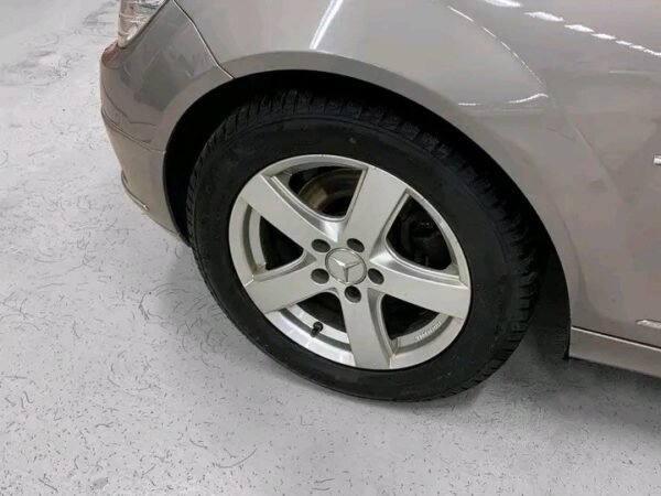 Mercedes-Benz C-Class – Image 13