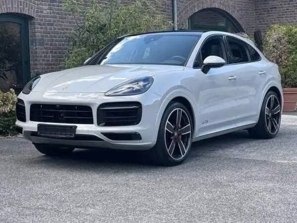 Porsche Cayenne GTS Coupé 22