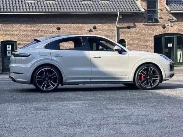 Porsche Cayenne GTS Coupé 22 – Image 10