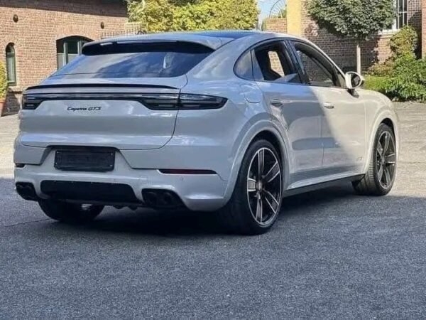 Porsche Cayenne GTS Coupé 22 – Image 3