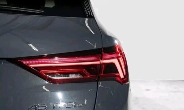 Audi Q3 - Image 7