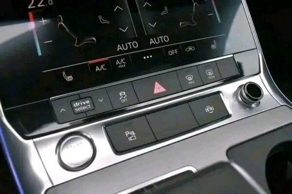 AUDI A6 TFSI S-LINE 340cv – Image 24