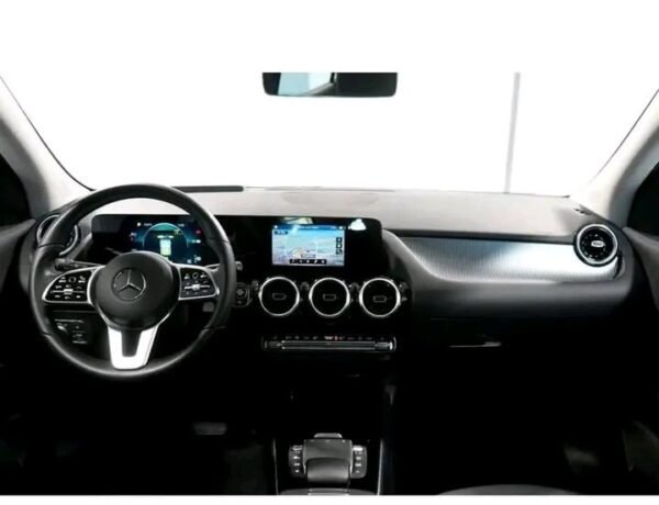 Mercedes-Benz GLA – Image 9
