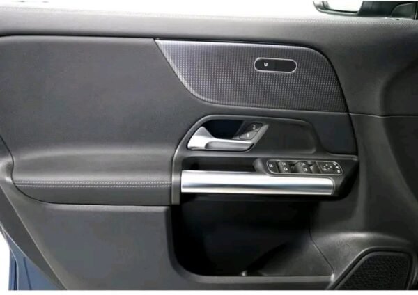 Mercedes-Benz GLA – Image 10