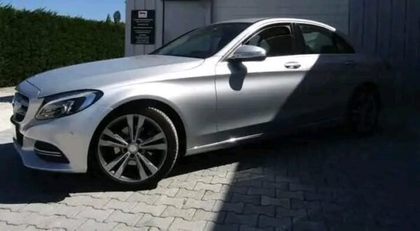 Mercedes C-Class 220 - Image 4