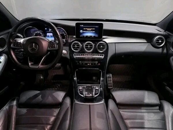 Mercedes-Benz C-Class – Image 13