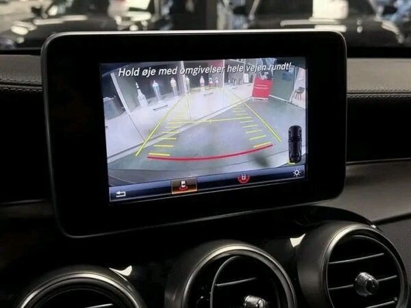 Mercedes-Benz C-Class – Image 12
