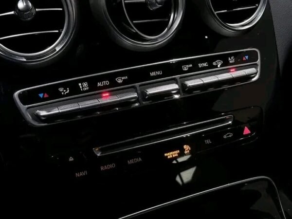 Mercedes-Benz C-Class – Image 3