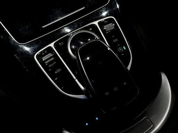Mercedes-Benz C-Class – Image 7