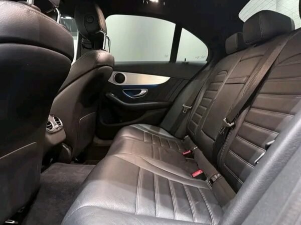 Mercedes-Benz C-Class – Image 9