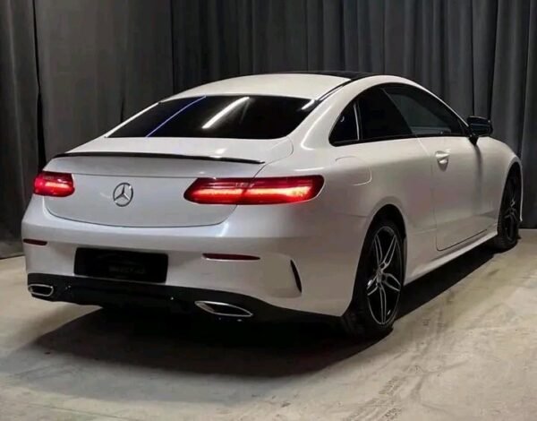 Mercedes-Benz E-Class – Image 26