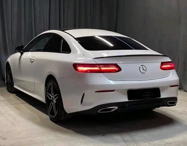 Mercedes-Benz E-Class – Image 17