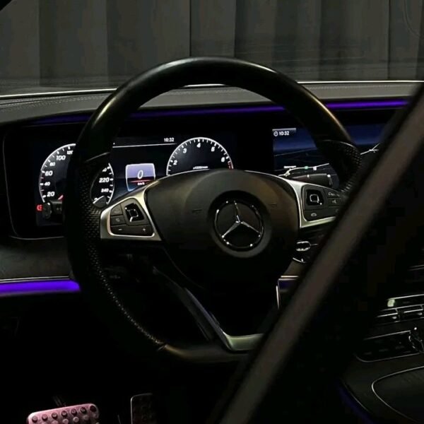 Mercedes-Benz E-Class – Image 3
