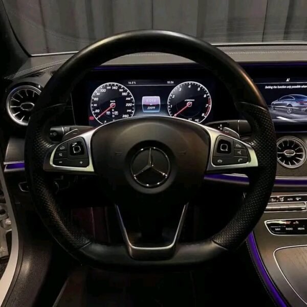 Mercedes-Benz E-Class – Image 11