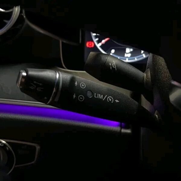 Mercedes-Benz E-Class – Image 2