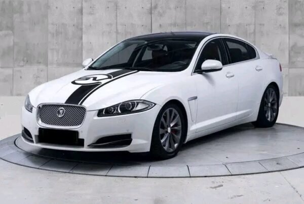 Jaguar XF - Image 20