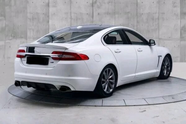 Jaguar XF - Image 9