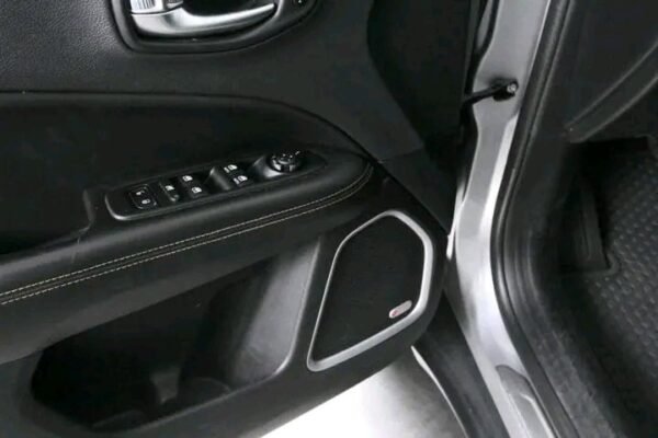 Jeep Compass - Image 17