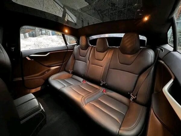 Tesla Model S – Image 17